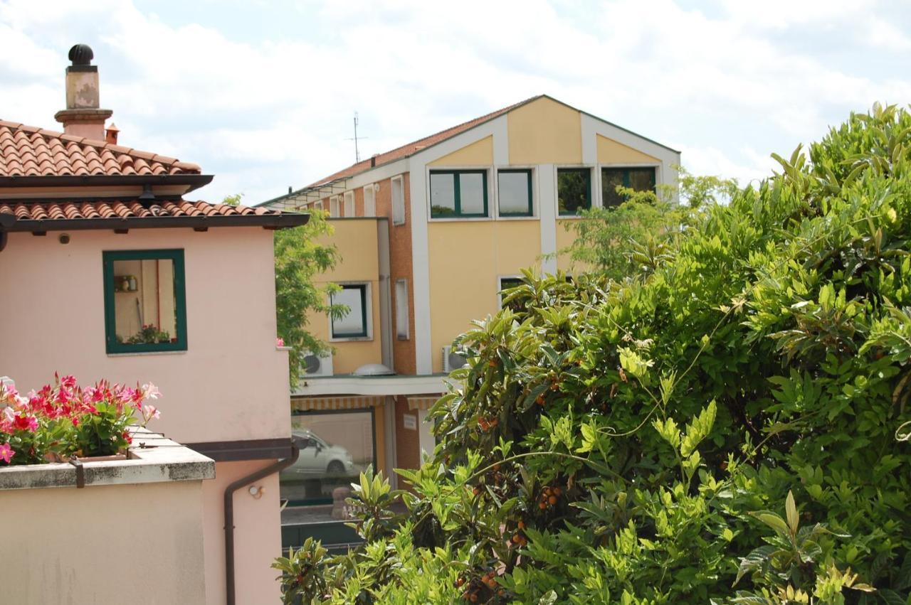 Locazione Turistica Elite Parco Brentelle Bed & Breakfast - Chiesanuova 135 E 167 帕多瓦 外观 照片